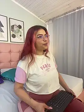 Snapshot of LilMoon_ chatting on June 30, 1:11 pm LilMoon online show from June 30, 1:11 pm