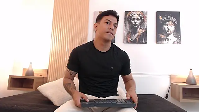 Snapshot of Diego_salvatore chatting on June 28, 3:07 pm Diego salvatore online show from June 28, 3:07 pm