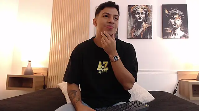 Snapshot of Diego_salvatore chatting on June 19, 2:45 pm Diego salvatore online show from June 19, 2:45 pm