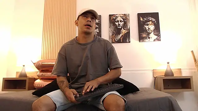 Snapshot of Diego_salvatore chatting on July 15, 2:46 pm Diego salvatore online show from July 15, 2:46 pm