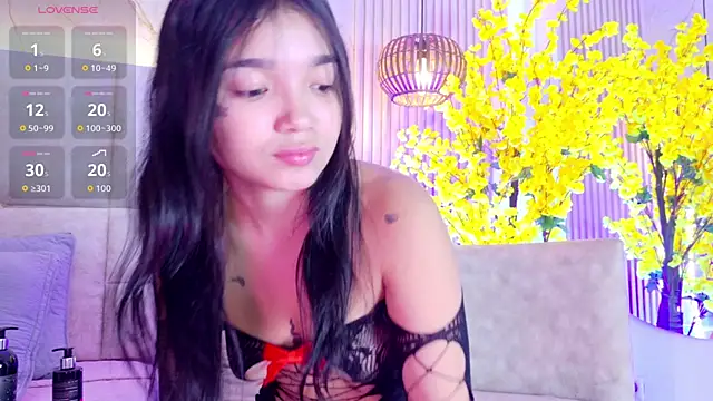 Snapshot of JuliiaSantos chatting on June 2, 2:33 am JuliiaSantos online show from June 2, 2:33 am