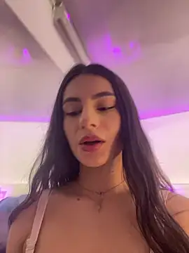 Snapshot of Aitana06 chatting on July 15, 11:17 am Aitana06 online show from July 15, 11:17 am