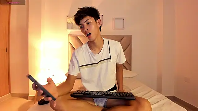 Babyy noahtt online show from May 27, 2:13 pm