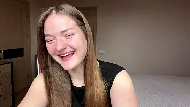 lizzzanatooo online show from May 30, 5:25 am