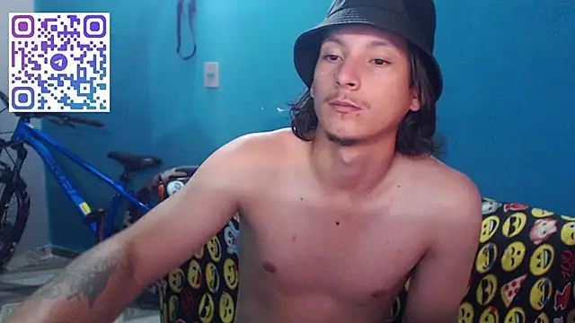 Snapshot of MrKingsaintx chatting on June 22, 1:22 am MrKingsaintx online show from June 22, 1:22 am