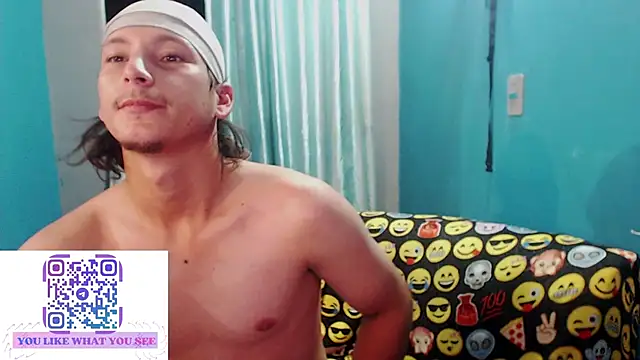 Snapshot of MrKingsaintx chatting on July 1, 1:39 am MrKingsaintx online show from July 1, 1:39 am