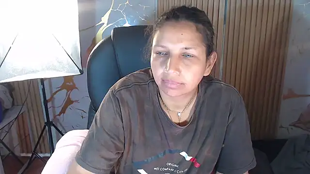 Snapshot of Danna_Sg chatting on July 15, 6:42 am Danna Sg online show from July 15, 6:42 am