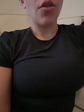 Snapshot of VenClea chatting on June 11, 6:49 pm VenClea online show from June 11, 6:49 pm