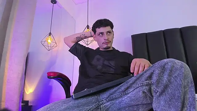 Alexlux1 online show from May 27, 7:54 pm