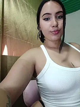 shantall cute online show from June 12, 7:00 pm