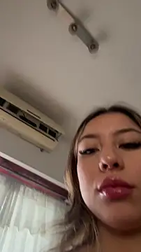 Natalieyourdream online show from May 29, 5:41 pm