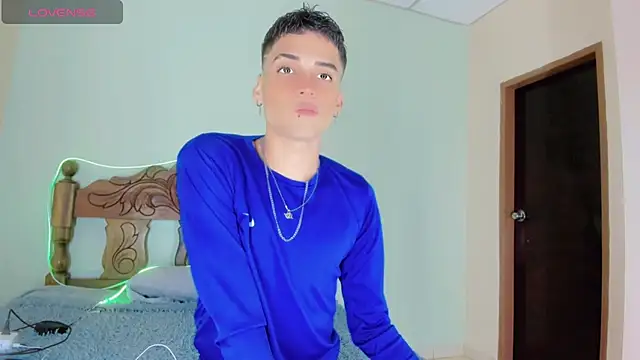 latino boyy  online show from July 26, 4:19 am