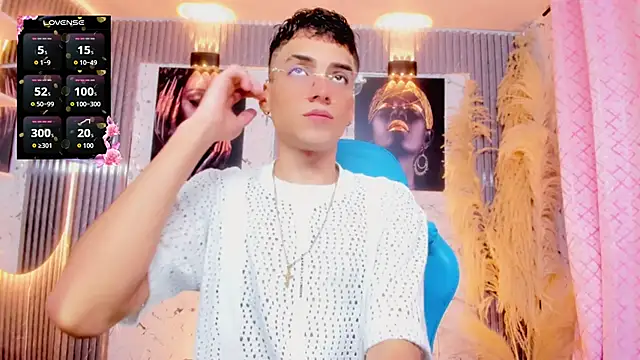 latino boyy  online show from May 28, 8:44 am