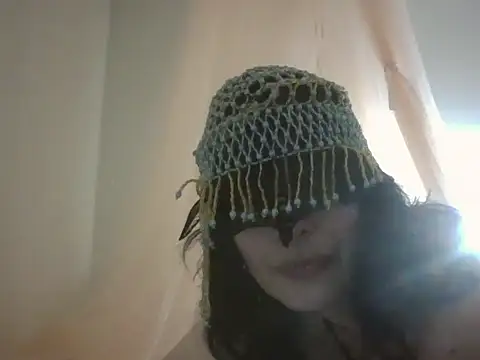Snapshot of Nyx_Nuit chatting on June 8, 11:49 pm Nyx Nuit online show from June 8, 11:49 pm