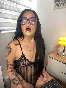 Snapshot of April_sutra chatting on July 1, 9:59 pm April sutra online show from July 1, 9:59 pm