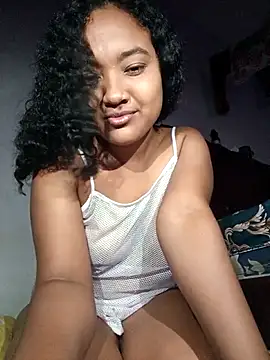 CarameloSweet online show from May 28, 3:14 am