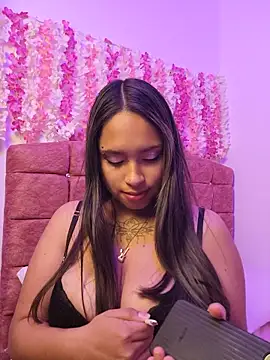 Snapshot of Evangeline_Salas chatting on July 21, 1:30 am Evangeline Salas online show from July 21, 1:30 am