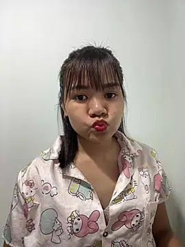 Snapshot of Ari_baby9 chatting on July 11, 8:25 am Ari baby9 online show from July 11, 8:25 am