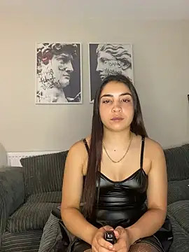 naomiiii55 online show from July 8, 8:31 pm