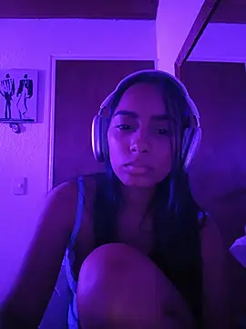 Snapshot of xcleila chatting on June 11, 5:59 am xcleila online show from June 11, 5:59 am