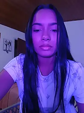 Snapshot of xcleila chatting on June 26, 3:01 am xcleila online show from June 26, 3:01 am