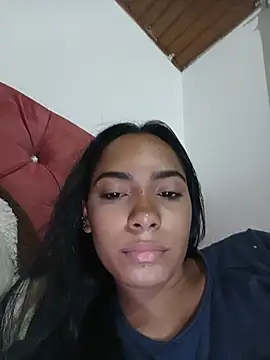 Snapshot of xcleila chatting on June 1, 4:13 am xcleila online show from June 1, 4:13 am