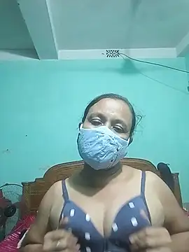 Snapshot of MoonLusty chatting on July 2, 3:18 pm MoonLusty online show from July 2, 3:18 pm