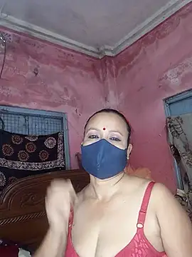 Snapshot of MoonLusty chatting on June 7, 4:07 am MoonLusty online show from June 7, 4:07 am