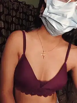 Snapshot of love_kaur chatting on June 8, 10:27 am love kaur online show from June 8, 10:27 am
