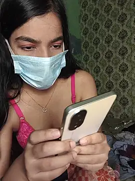Snapshot of love_kaur chatting on July 2, 4:40 am love kaur online show from July 2, 4:40 am