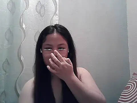 Snapshot of ThePrettySecret chatting on June 27, 4:13 pm ThePrettySecret online show from June 27, 4:13 pm