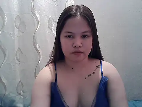 Snapshot of ThePrettySecret chatting on July 3, 4:24 pm ThePrettySecret online show from July 3, 4:24 pm