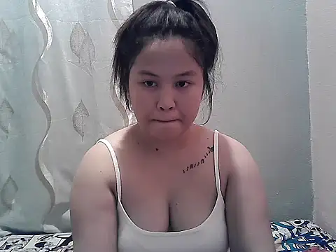 Snapshot of ThePrettySecret chatting on June 14, 8:26 am ThePrettySecret online show from June 14, 8:26 am