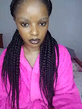 Snapshot of creamiequeen chatting on June 12, 12:36 pm creamiequeen online show from June 12, 12:36 pm