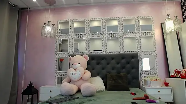 Snapshot of Kalyystra chatting on June 3, 6:14 am Kalyystra online show from June 3, 6:14 am