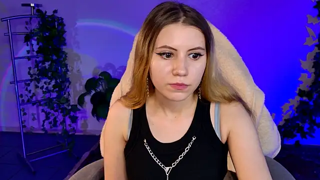 Snapshot of LilitEverly chatting on May 27, 12:01 pm LilitEverly online show from May 27, 12:01 pm