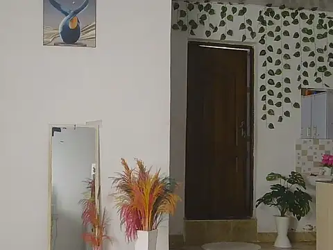 Snapshot of Skyy_Brown chatting on July 19, 7:50 am Skyy Brown online show from July 19, 7:50 am
