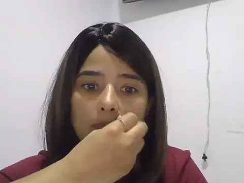 micaelamoreno18 online show from July 18, 6:05 pm