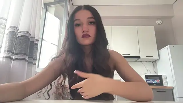 Snapshot of LisetteParajon chatting on June 19, 5:46 am LisetteParajon online show from June 19, 5:46 am