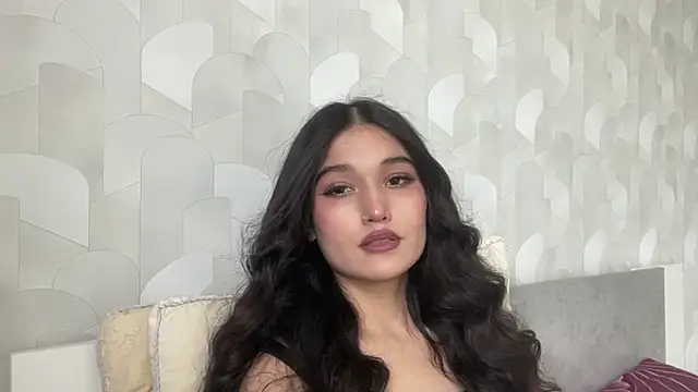 Snapshot of LisetteParajon chatting on July 7, 7:23 am LisetteParajon online show from July 7, 7:23 am