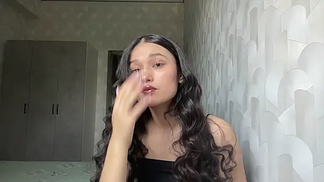 Snapshot of LisetteParajon chatting on June 17, 5:07 am LisetteParajon online show from June 17, 5:07 am