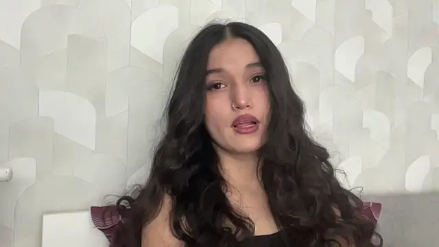 Snapshot of LisetteParajon chatting on July 8, 5:08 am LisetteParajon online show from July 8, 5:08 am