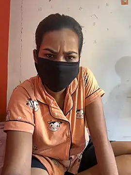 Snapshot of Desi_couple100 chatting on May 29, 8:53 am Desi couple100 online show from May 29, 8:53 am