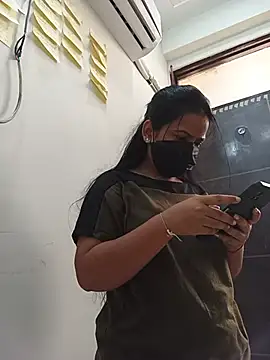 Snapshot of Riya_hot8 chatting on July 17, 5:37 am Riya hot8 online show from July 17, 5:37 am
