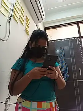 Snapshot of Riya_hot8 chatting on July 15, 7:48 am Riya hot8 online show from July 15, 7:48 am