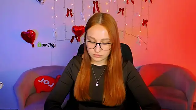 Snapshot of kerry_red chatting on June 1, 8:36 am kerry red online show from June 1, 8:36 am