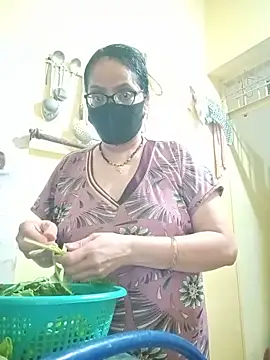 Snapshot of hi-bhabhi chatting on June 1, 5:34 pm hi-bhabhi online show from June 1, 5:34 pm