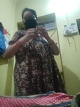 Snapshot of hi-bhabhi chatting on June 4, 5:28 pm hi-bhabhi online show from June 4, 5:28 pm
