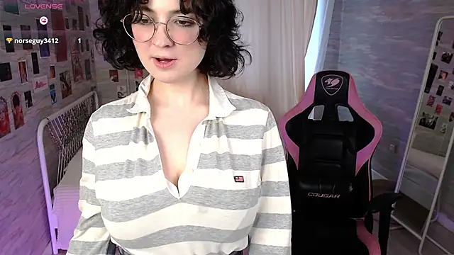 JackieApplePie online show from June 2, 12:05 pm
