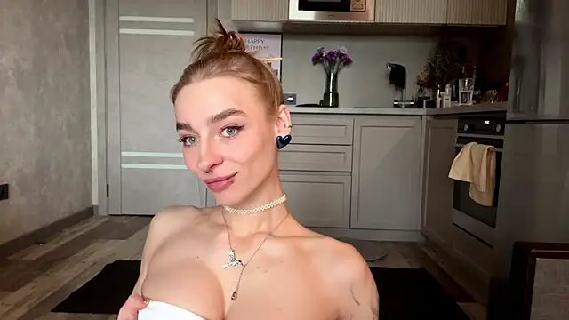 amilia-sexygirl online show from May 29, 3:34 am